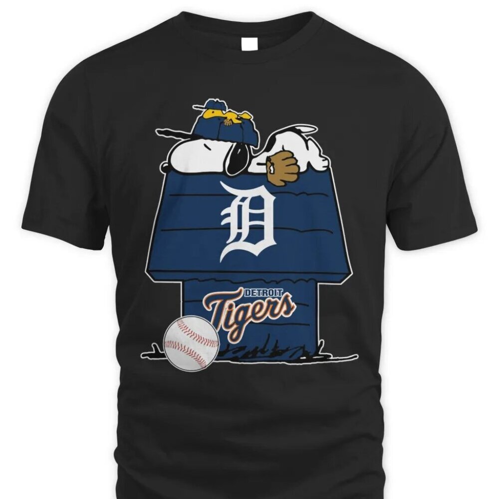 Detroit Tigers Snoopy Woodstock Baseball Graphic T-Shirt Peanuts MLB Fan 05